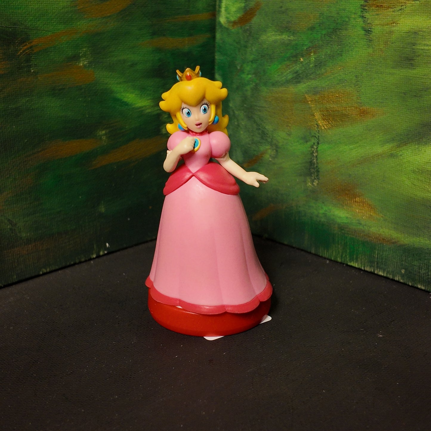 Peach amiibo